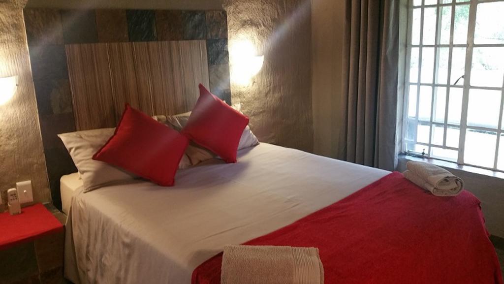 האזיביו Kwambali Riverside Lodge מראה חיצוני תמונה