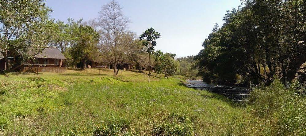 האזיביו Kwambali Riverside Lodge מראה חיצוני תמונה