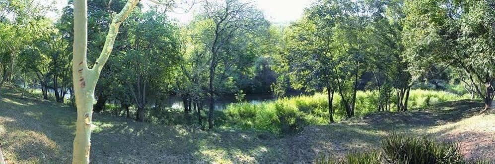האזיביו Kwambali Riverside Lodge מראה חיצוני תמונה