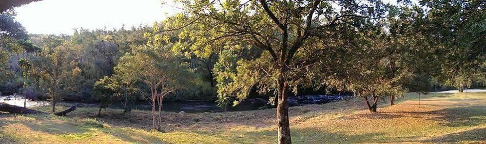 האזיביו Kwambali Riverside Lodge מראה חיצוני תמונה