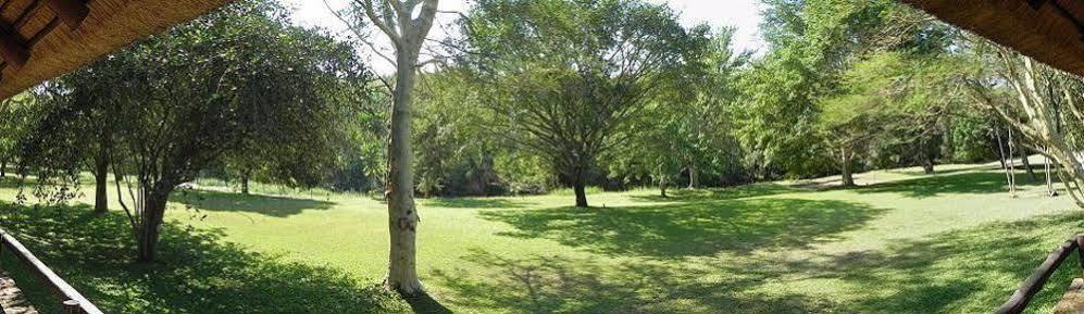 האזיביו Kwambali Riverside Lodge מראה חיצוני תמונה